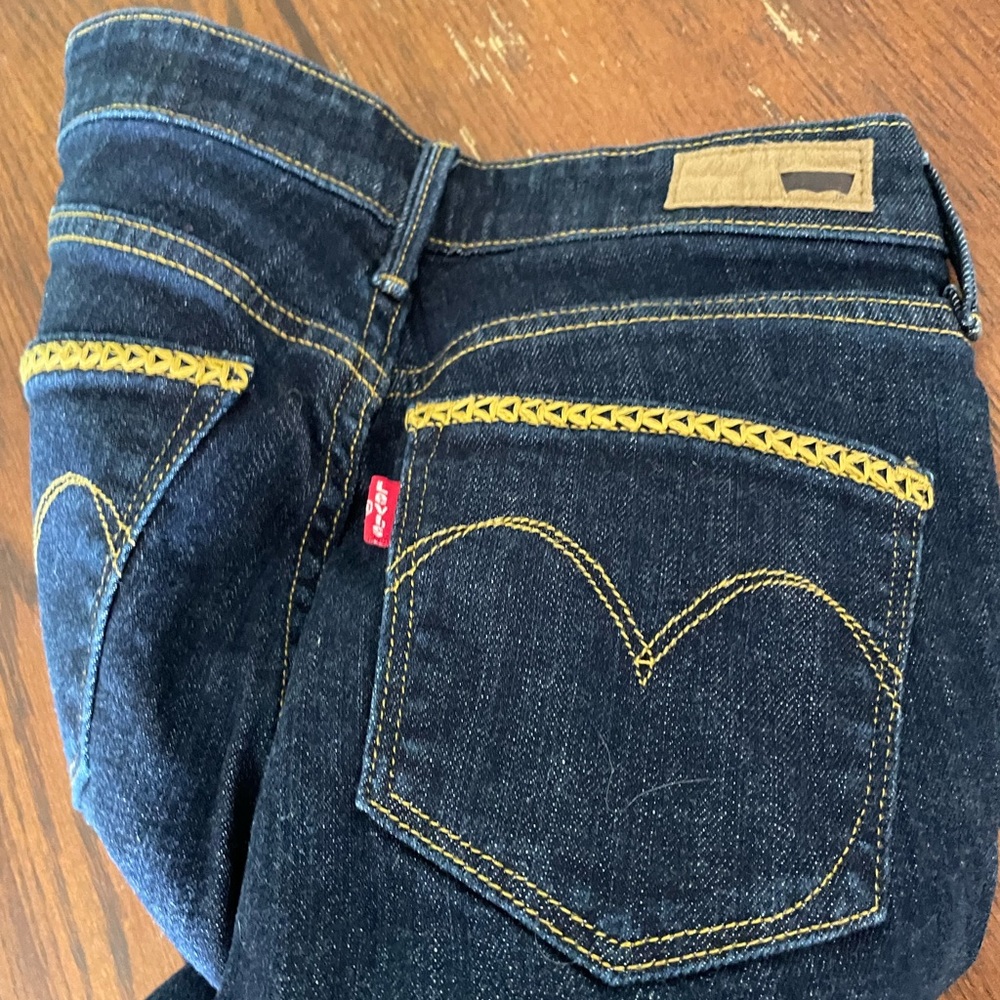 Levi’s classic rise semi curve